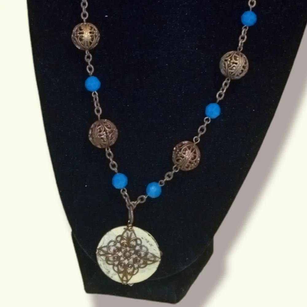 NECKLACE - Picture 4 of 4